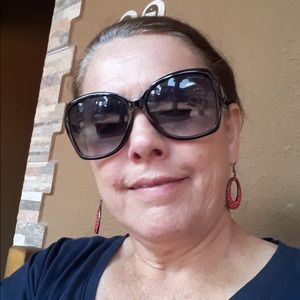 Meet your Posher, Mariela